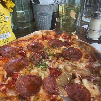 San Juan Island Brewing - Hot Honey Pizza - Breweries Near Me - Friday Harbor, Washington San Juan Island Brewing - Hot Honey Pizza - Breweries Near Me - Friday Harbor, Washington