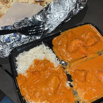 Natraj's Tandoori - Chicken Tikka Masala and Garlic Naan - Indian Near Me - Irvine, California Natraj's Tandoori - Chicken Tikka Masala and Garlic Naan - Indian Near Me - Irvine, California