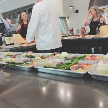 In the Kitchen with Chef Bob Waggoner - Cooking Classes Near Me - Charleston, South Carolina In the Kitchen with Chef Bob Waggoner - Cooking Classes Near Me - Charleston, South Carolina