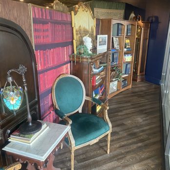 The Raven - Seating - Bookstores Near Me - Brentwood, Tennessee The Raven - Seating - Bookstores Near Me - Brentwood, Tennessee
