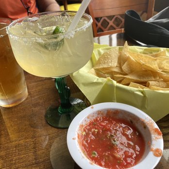 Salsa Verdes - Skinny margarita. chips are very light perfect and the margarita didn't taste like chemicals it was made fresh without sugar loved it . - Mexican Near Me - Palos Verdes Estates, California