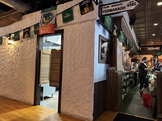 Kelly's Irish Pub by null