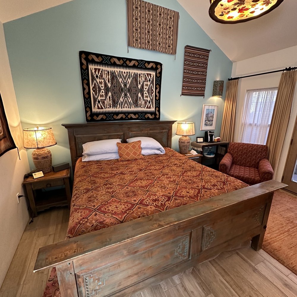 Four Kachinas Inn - The Zia bedroom. - Hotels Near Me - Santa Fe, New Mexico Four Kachinas Inn - The Zia bedroom. - Hotels Near Me - Santa Fe, New Mexico