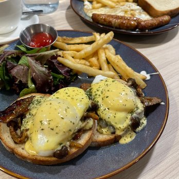 A Corner Cafe - Piggy Benny - Cafes Near Me - Markham, Ontario