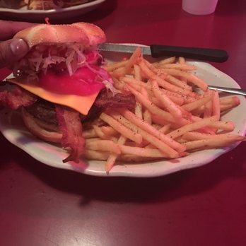 The Brown Lantern - Bacon cheeseburger!! - Seafood Near Me - Live Oak, Florida The Brown Lantern - Bacon cheeseburger!! - Seafood Near Me - Live Oak, Florida
