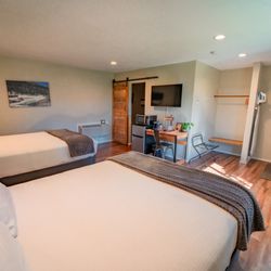 Evergreen Motel