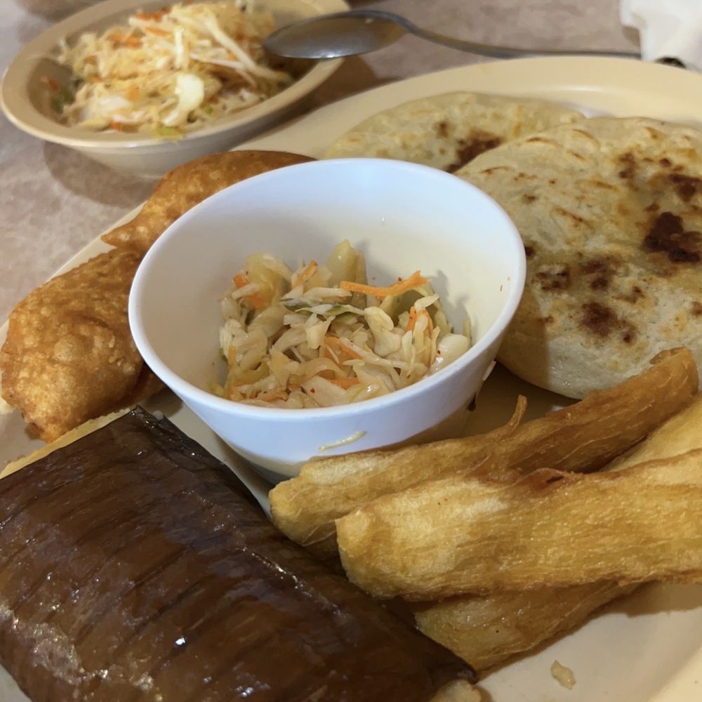 Restaurante El Guanaquito - Plato típico - Salvadoran Near Me - Phoenix, Arizona Restaurante El Guanaquito - Plato típico - Salvadoran Near Me - Phoenix, Arizona