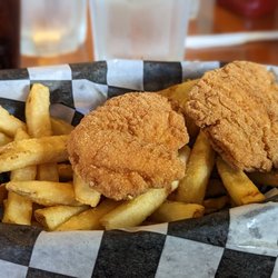Brix Grill - Happy hour chicken & fries basket