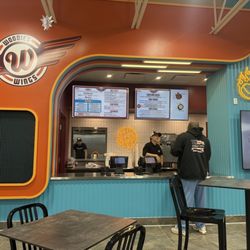 Woodie's Wings - Storefront