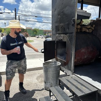 Locals Know Barbecue Tours - Food Tours Near Me Locals Know Barbecue Tours - Food Tours Near Me