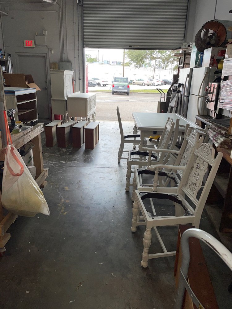 White Owl Market Image