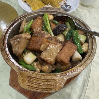 BBQ King - Clay pot with pork and Roasted Pork & Oyster in Clay Pot () - Chinese Near Me - San Francisco, California