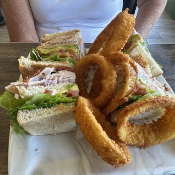 Jarro’s cafe - Classic Turkey Club - Breakfast & Brunch Near Me - Moorpark, California