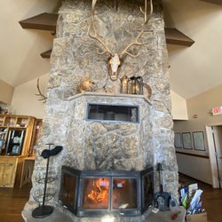 Wyoming High Country Lodge - Fireplace