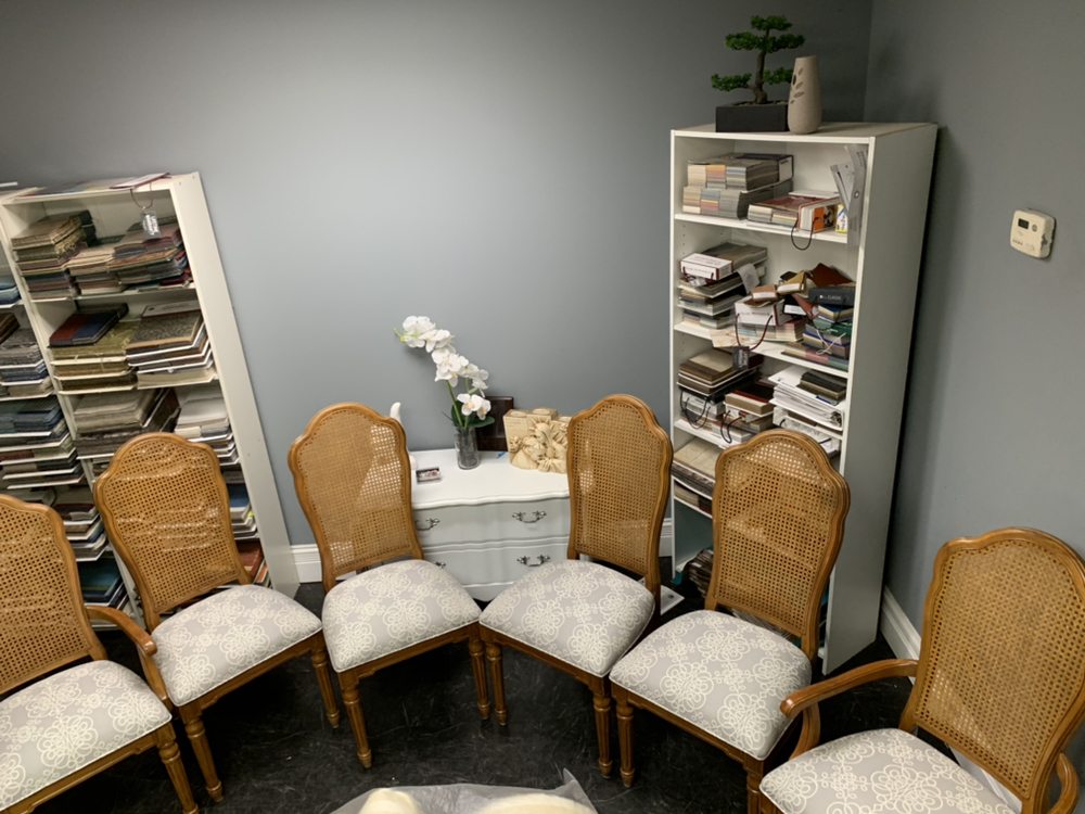 Upholstery works - upholstery in Naperville, IL