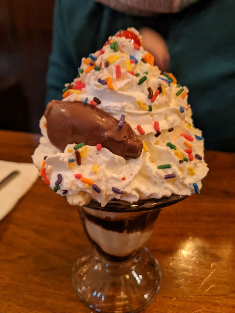 Beerntsen's Confectionary Logo