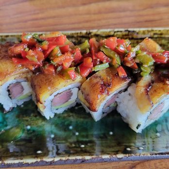 Maguro Sushi - Steak sushi roll (forgot name) - Sushi Bars Near Me - Orlando, Florida