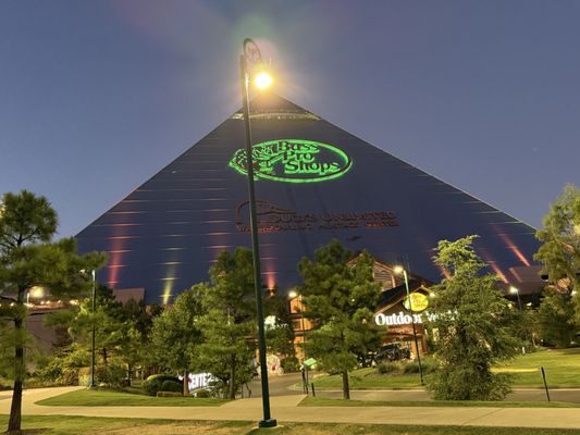Memphis Pyramid by null