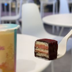 Love Mi Yogurt - Cake!!