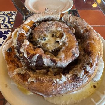 Westside Lilo's Cafe - Cinnamon roll - Breakfast & Brunch Near Me - Seligman, Arizona