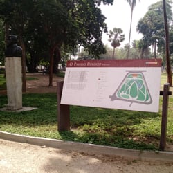 Praça Passeio Público - Entrada do Passeio Publico.