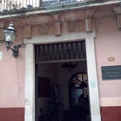 Bilbiloteca Central Universidad de Guanajuato - Fachada