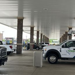 Expansive pump lanes