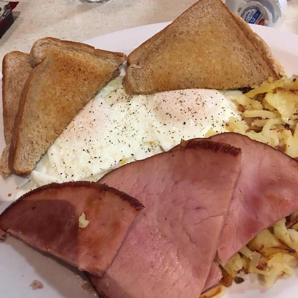 Classic breakfast with ham Also oatmeal as a side Classic breakfast with ham Also oatmeal as a side
