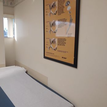 Orthopaedic Medical Group - Examining room - Orthopedists Near Me - Winter Haven, Florida Orthopaedic Medical Group - Examining room - Orthopedists Near Me - Winter Haven, Florida