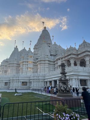 BAPS Shri Swaminarayan Mandir, Edison by null
