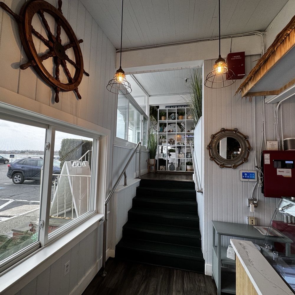 The Beach House - Bars Near Me - Bristol, Rhode Island