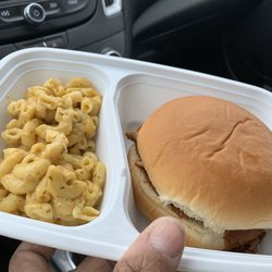 Shopper's Kitchen - Yessss!!!!! Pulled pork and Mac and cheese!
