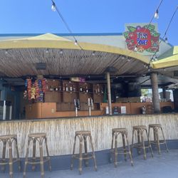 Memo's Restaurant Bar - Empty restaurant