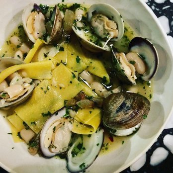 Boia De - Cannellini Beans, Middleneck clams - Italian Near Me - Miami, Florida