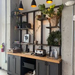 Toaster section to toast your bagels