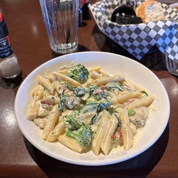 Bullfish Grill - Chicken pasta - Steakhouses Near Me - Pigeon Forge, Tennessee Bullfish Grill - Chicken pasta - Steakhouses Near Me - Pigeon Forge, Tennessee