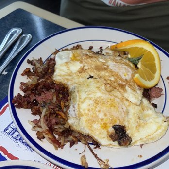 Attman's Delicatessen - Breakfast Corned Beef Platter with Fried Egg yummy - Delis Near Me - Baltimore, Maryland Attman's Delicatessen - Breakfast Corned Beef Platter with Fried Egg yummy - Delis Near Me - Baltimore, Maryland