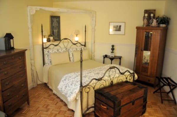 The Iron Gate Inn by null