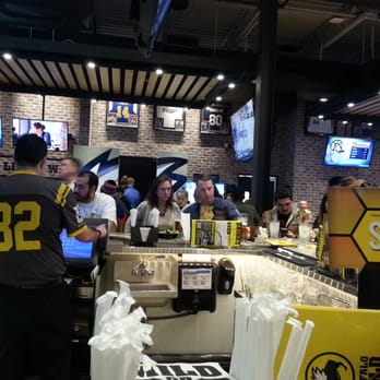 Buffalo Wild Wings - American Near Me - Oceanside, California