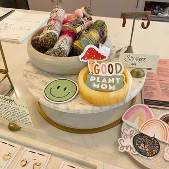 Nomad Chicago - a display of good plant mom items - Cafes Near Me - Chicago, Illinois Nomad Chicago - a display of good plant mom items - Cafes Near Me - Chicago, Illinois