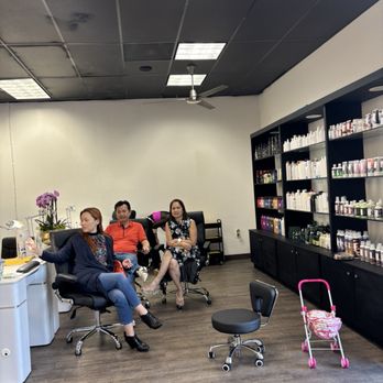 Babes Beauty Bar - Hair Salons Near Me - Huntington Beach, California Babes Beauty Bar - Hair Salons Near Me - Huntington Beach, California
