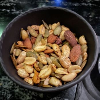 Handshake Speakeasy Bar - The trail mix they give you on arrival. Does contain dried crickets, they're tasty! - Cocktail Bars Near Me - México, D.F., DIF