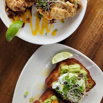 Zi Spice - Avocado toast with egg and fried chicken - Coffee & Tea Near Me - Ashland, Oregon