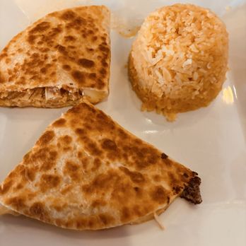 Carreta's Mexican Restaurant - Chicken quesadilla w/ double rice - Mexican Near Me - St. Louis, Missouri Carreta's Mexican Restaurant - Chicken quesadilla w/ double rice - Mexican Near Me - St. Louis, Missouri
