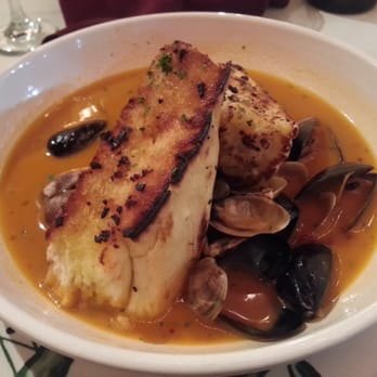 Vincenzo's Terrazza - Clams and mussels in a garlic tomato soup with toasted focaccia - Italian Near Me - San Dimas, California