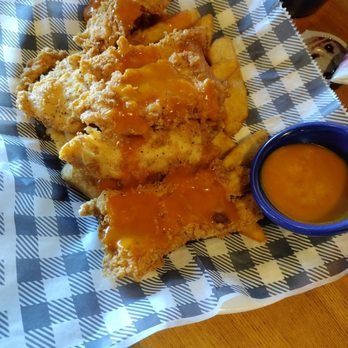 Cracker Barrel Old Country Store - Golden Carolina BBQ Chicken Tenders - American Near Me - Front Royal, Virginia