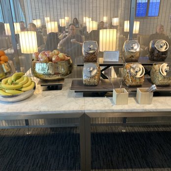 United Club Terminal B - Airport Lounges Near Me - Boston, Massachusetts