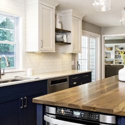 West DuPage Cabinets Granite & Flooring - Tuxedo kitchen
