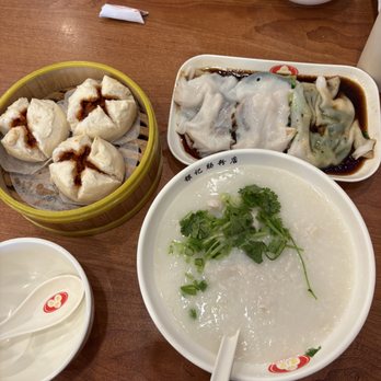 Yin Ji Chang Fen - Chicken mushroom rice rolls, pork buns, and fish congee - Dim Sum Near Me - Milpitas, California Yin Ji Chang Fen - Chicken mushroom rice rolls, pork buns, and fish congee - Dim Sum Near Me - Milpitas, California