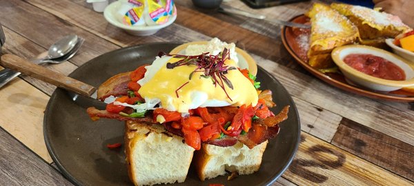 EGGscellent breakfast and Lunch by null